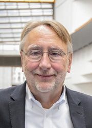 Portrait von  Bernd Lange